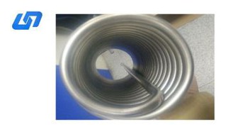 Cívkový titanový výparník pro nádrž na humra